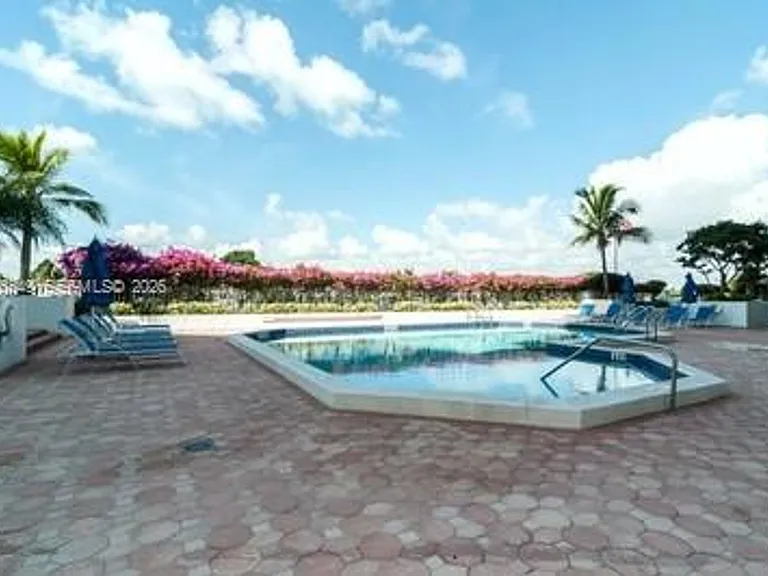 5700 Collins Ave #8A — Photo 30