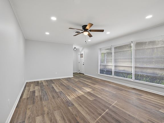 5th image of 522 Lee St