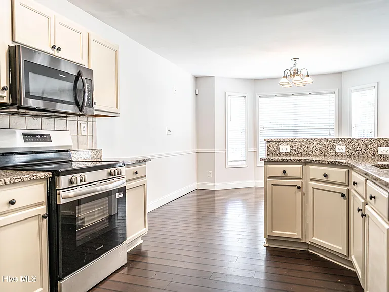 112 Holly Oak Cir — Photo 10