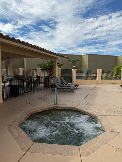2 bed, 2.0 bath, $2,300 — Photo 3