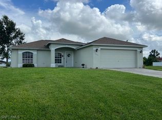 1050 NE 40th Ter, Cape Coral, FL 33909
