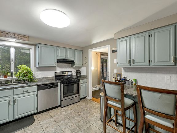 4th image of 104 Ridgewood Drive
