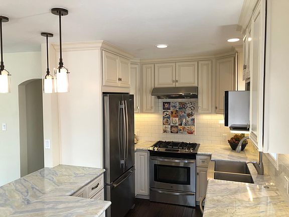 2nd image of 6601 E Ocean Blvd #X