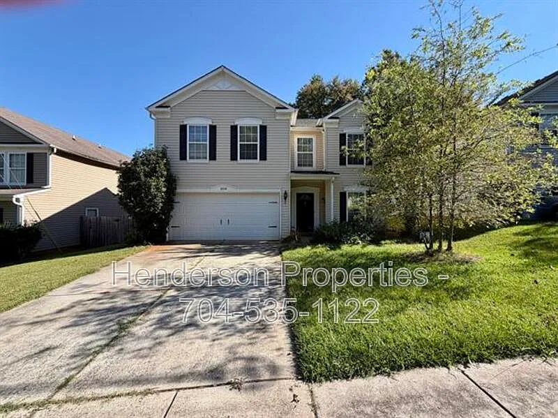 3 bed, 2.5 bath, 2300 sqft, $1,950 — Photo 2