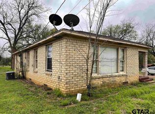 242 E Main St, Van, TX 75790