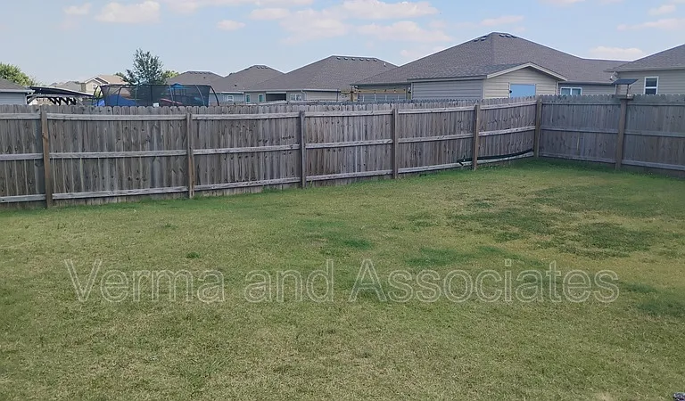 1701 Forest Dr — Photo 18