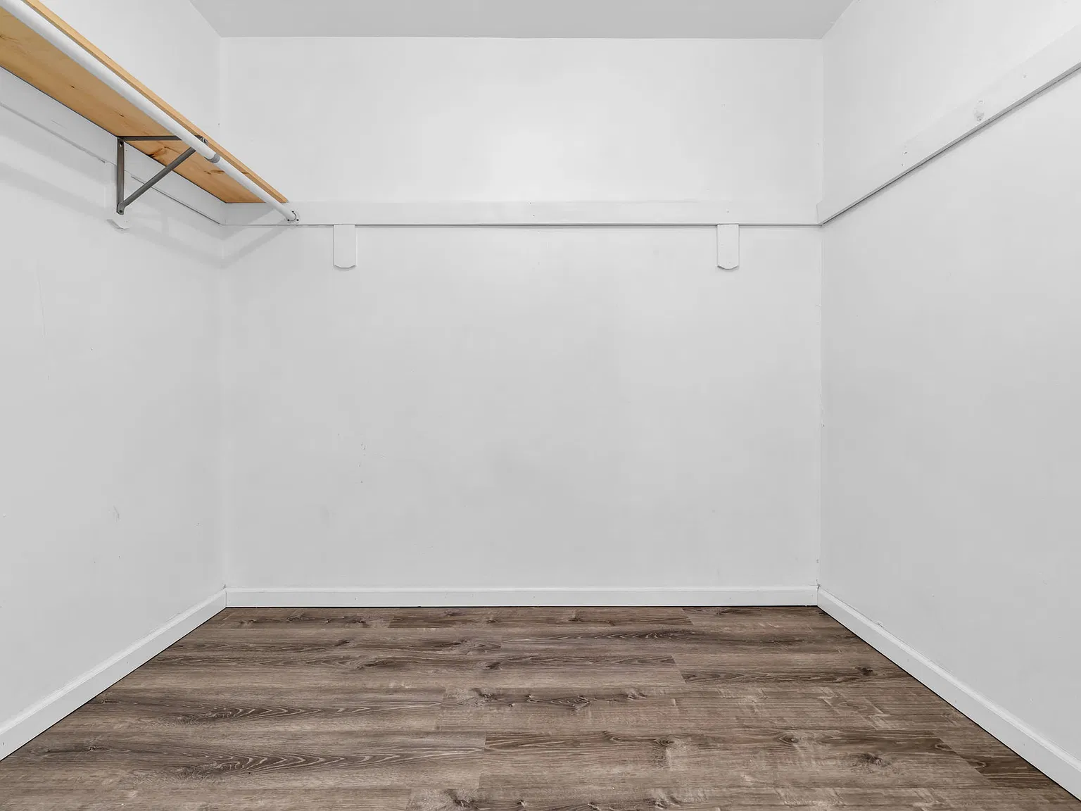 3 bed, 2600 sqft, $2,799 — Photo 4
