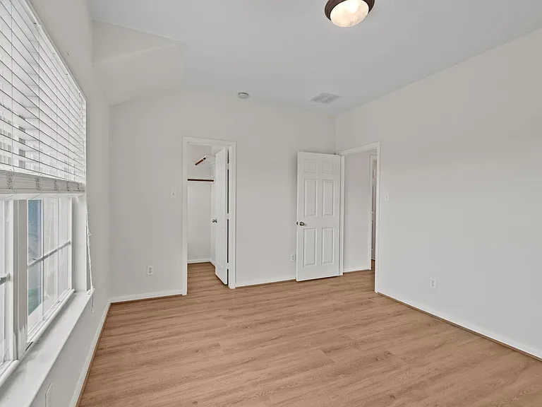 25210 Doves Gate Ct — Photo 28