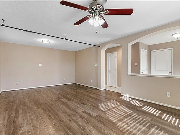 4th image of 16218 Bunker Ridge Rd