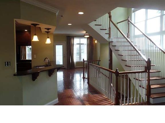 2nd image of 469 Flamingo St APT C