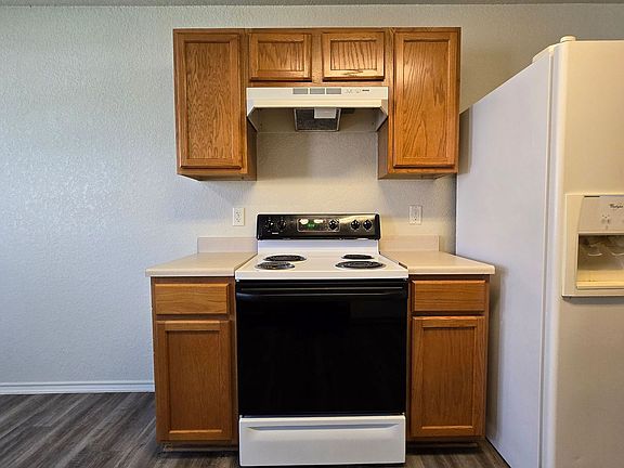 3rd image of 3303 Driftwood Dr