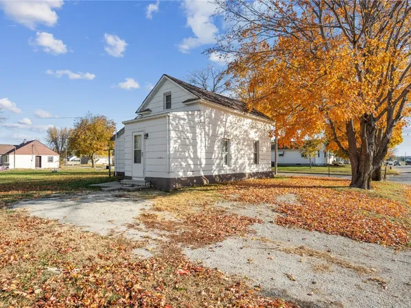 1215 5th Ave, Vinton, IA 52349