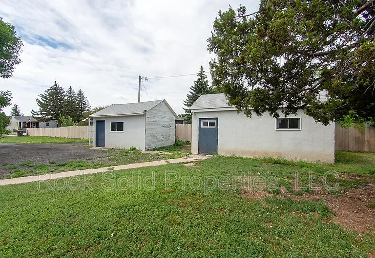 210 Seymour Ave — Photo 3