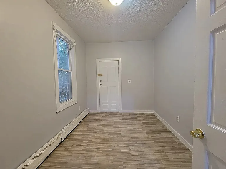 637 S Park St #2 — Photo 4