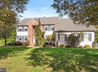 27 Annie Ln, Robbinsville, NJ 08691