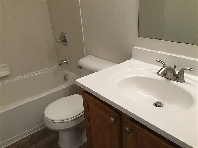 228 Isaac Tharp St — Photo 9