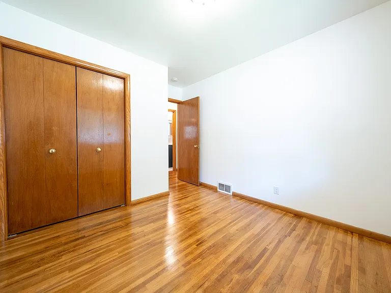 10130 Fremont Ave S — Photo 15