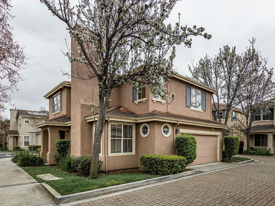1st image of 449 Whisman Park Dr