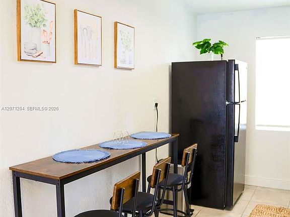 2nd image of 608 5th St #10