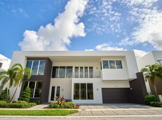 10285 NW 74th Ter, Doral, FL 33178