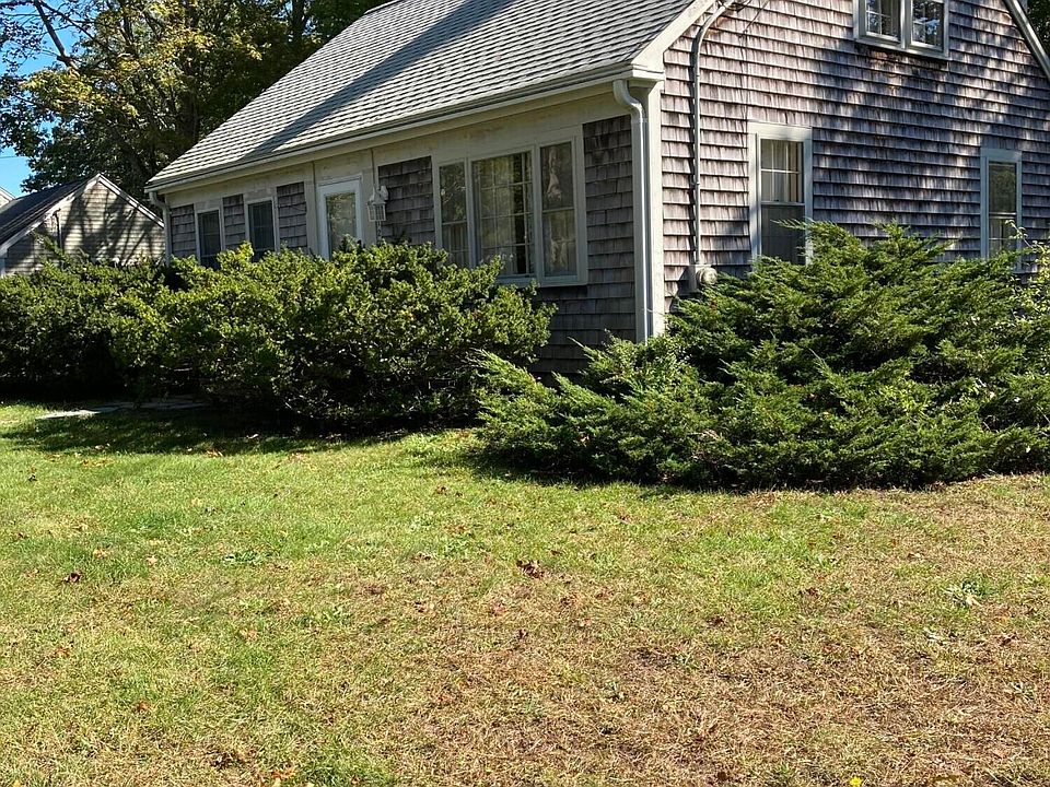 2nd image of 127 Chestnut St