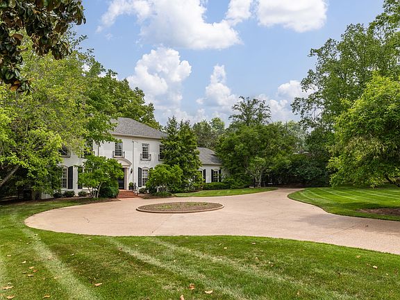 2nd image of 5 Castlewood Ct