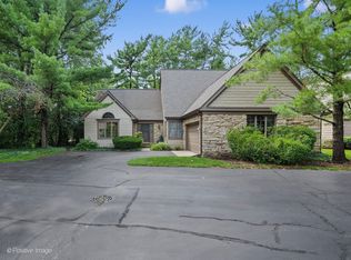 1084 Larkspur Ln #1084, Darien, IL 60561