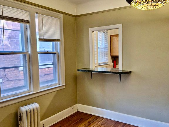 5th image of 891-1 Beaconsfield Ave