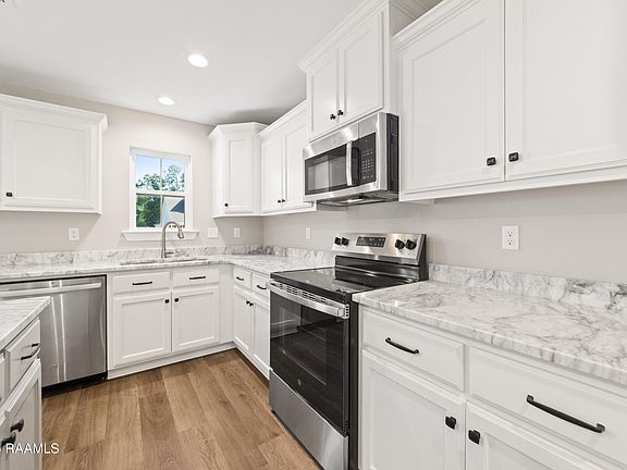 3rd image of 229 Camerons Cove Dr