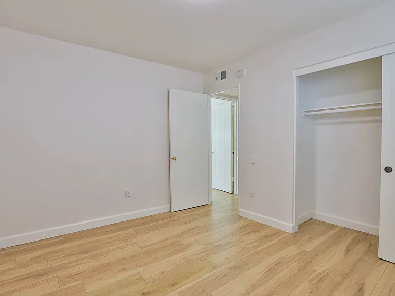 327 W Kelly Ave #B — Photo 25