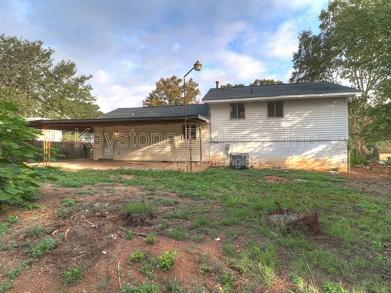 8774 Channing Dr — Photo 3