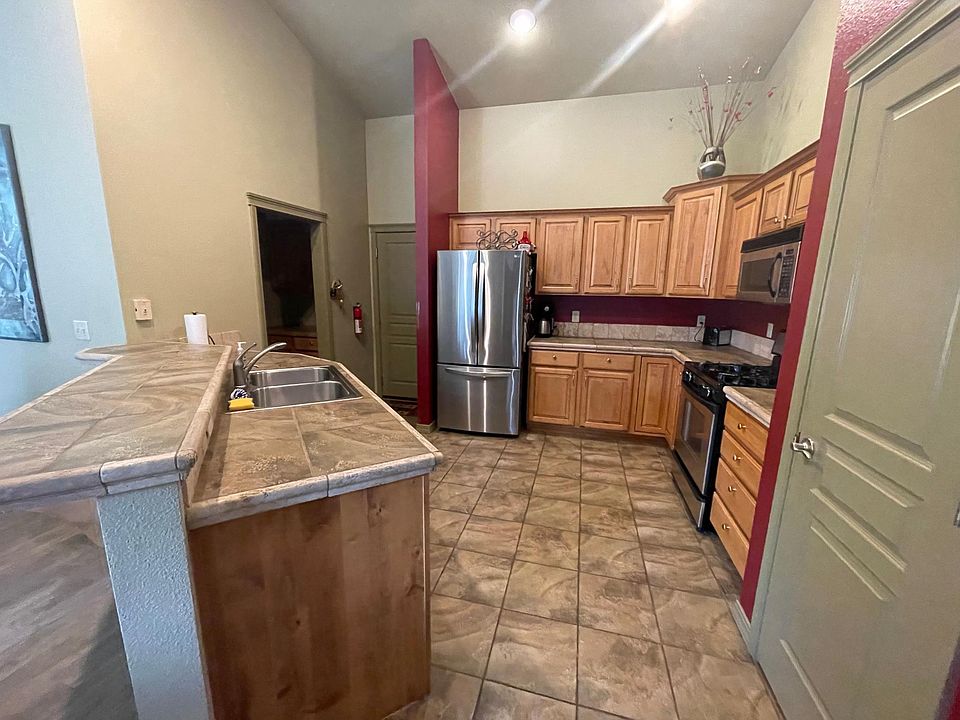 1st image of 658 Koski Dr