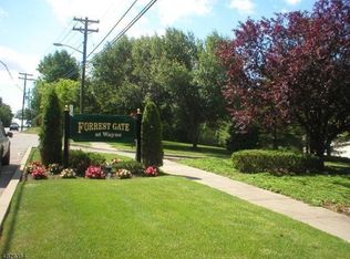 25 Bowfell Ct, Wayne, NJ 07470