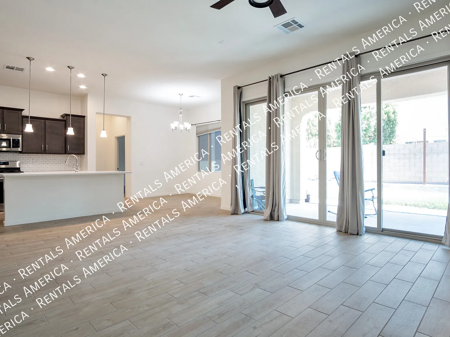 Amazing Home in Hastings Farms! — Photo 4