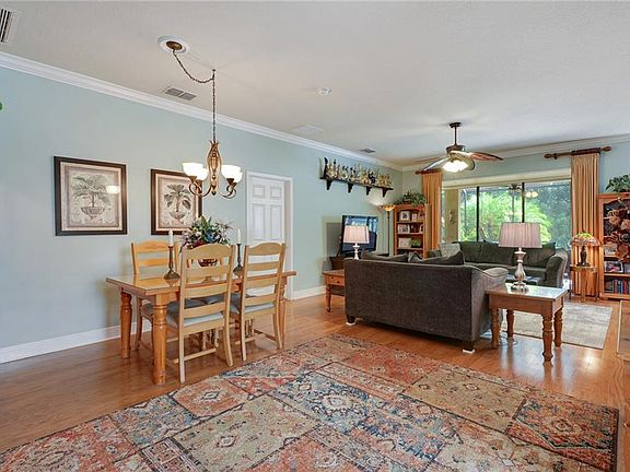 3rd image of 317 Laurel Falls Dr