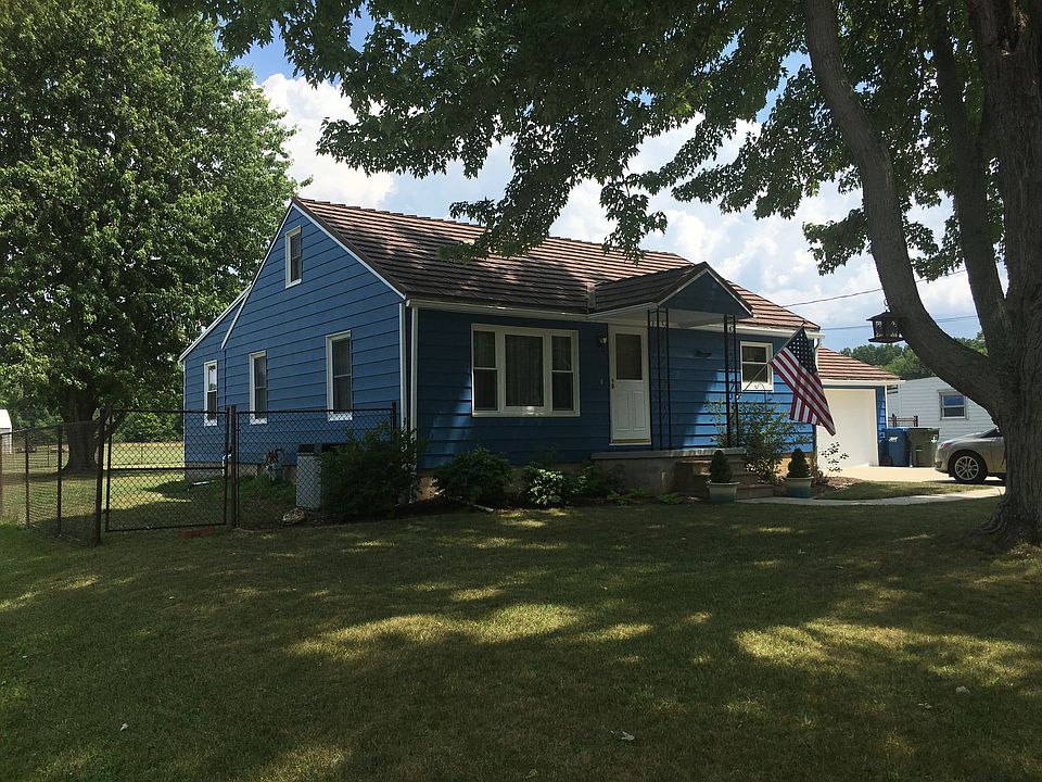 2nd image of 415 Annis Rd