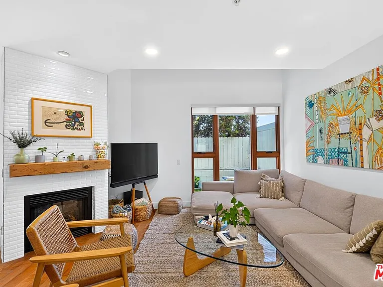 1327 Euclid St #3 — Photo 5