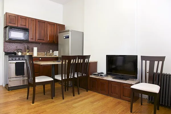 Rented by Smart City Real Estate LLC | media 18