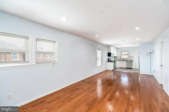 4 bed, 1800 sqft, $5,500 — Photo 4