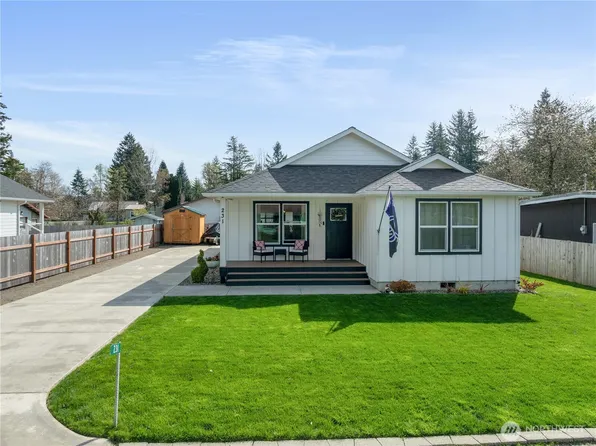 231 Blackberry Avenue, Forks, WA 98331