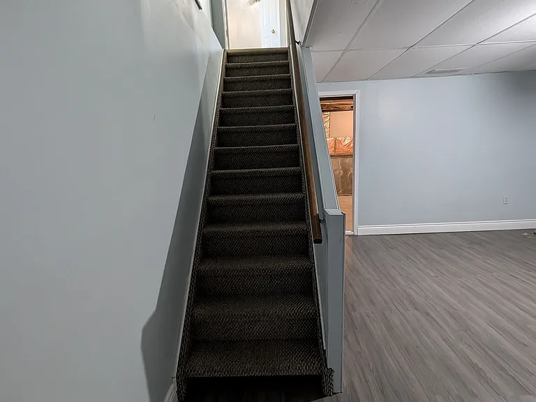 61 Ashley Cres — Photo 18
