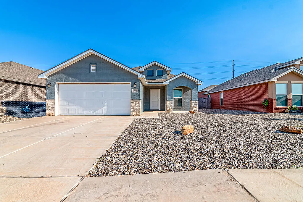 3 bed, 2.0 bath, 1450 sqft, $2,000 — Photo 1