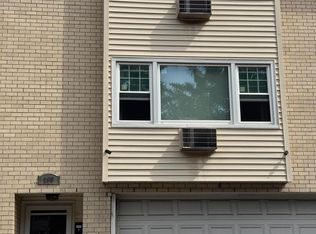 190 Park St, East Orange, NJ 07017