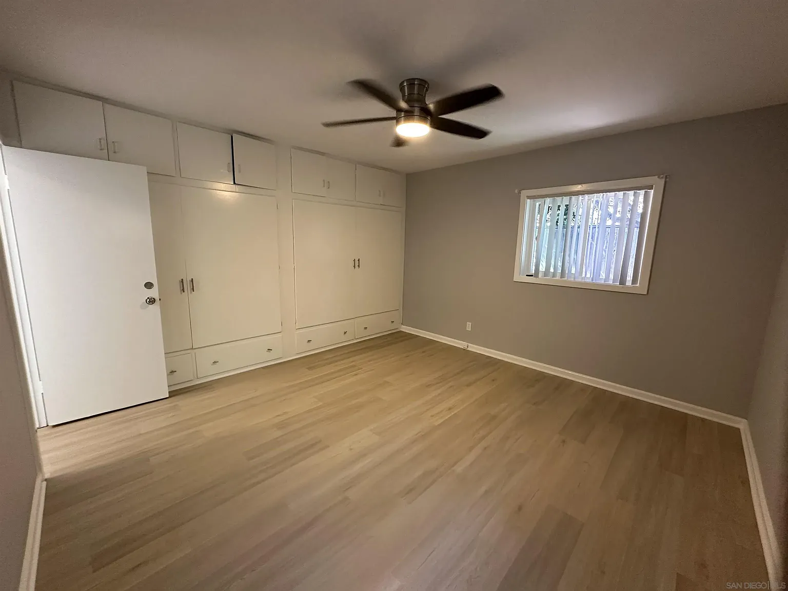 1 bed, 1.0 bath, 750 sqft — Photo 2
