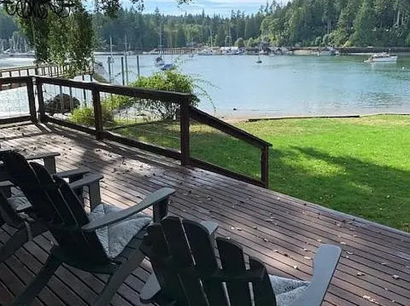 15122 Annavera Ln, Bainbridge Island, WA 98110
