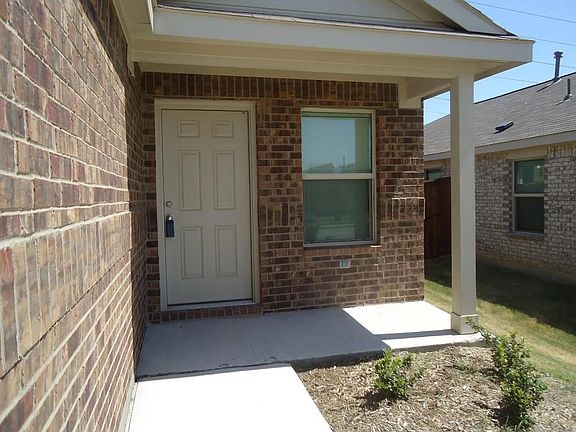 Cute Front Porch!