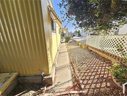 5th image of 1272 W Johnston Ave