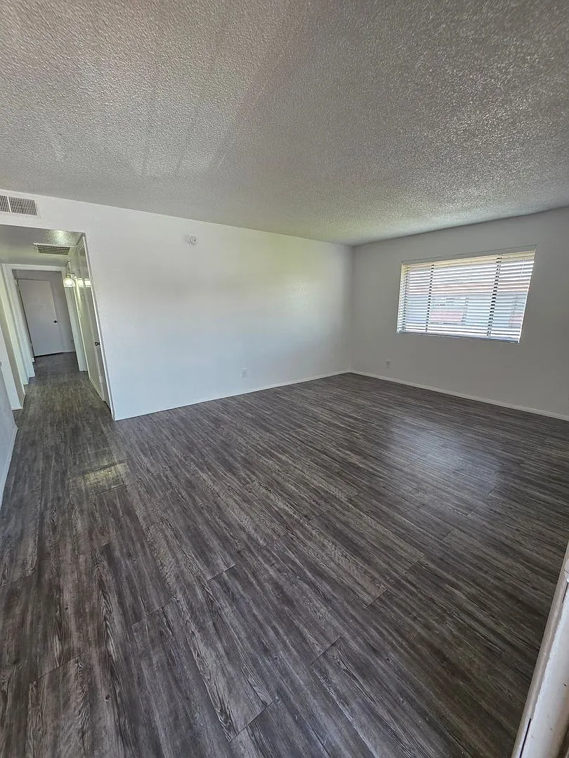 4416 N 35th Ave — Photo 2