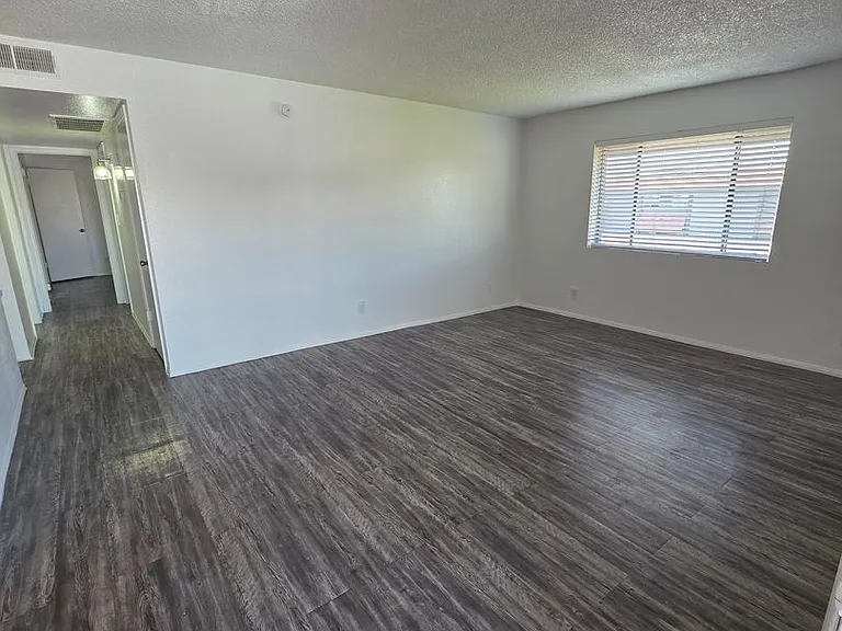 4416 N 35th Ave — Photo 2