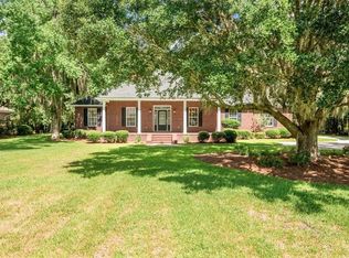 340 Oak Grove Island Dr, Brunswick, GA 31523